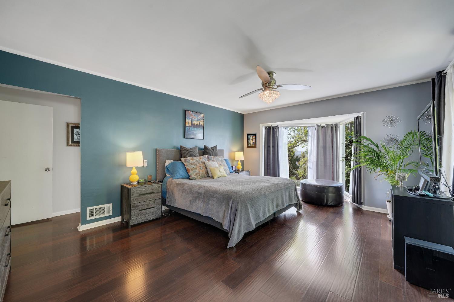 657 Washington Street Vallejo CA 94590