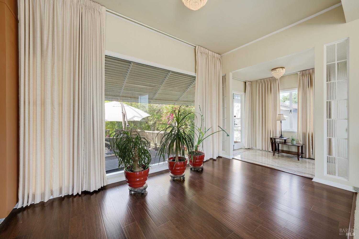 657 Washington Street Vallejo CA 94590