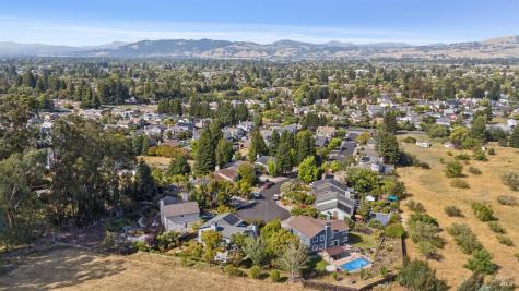 8927 Clothier Lane Cotati CA 94931