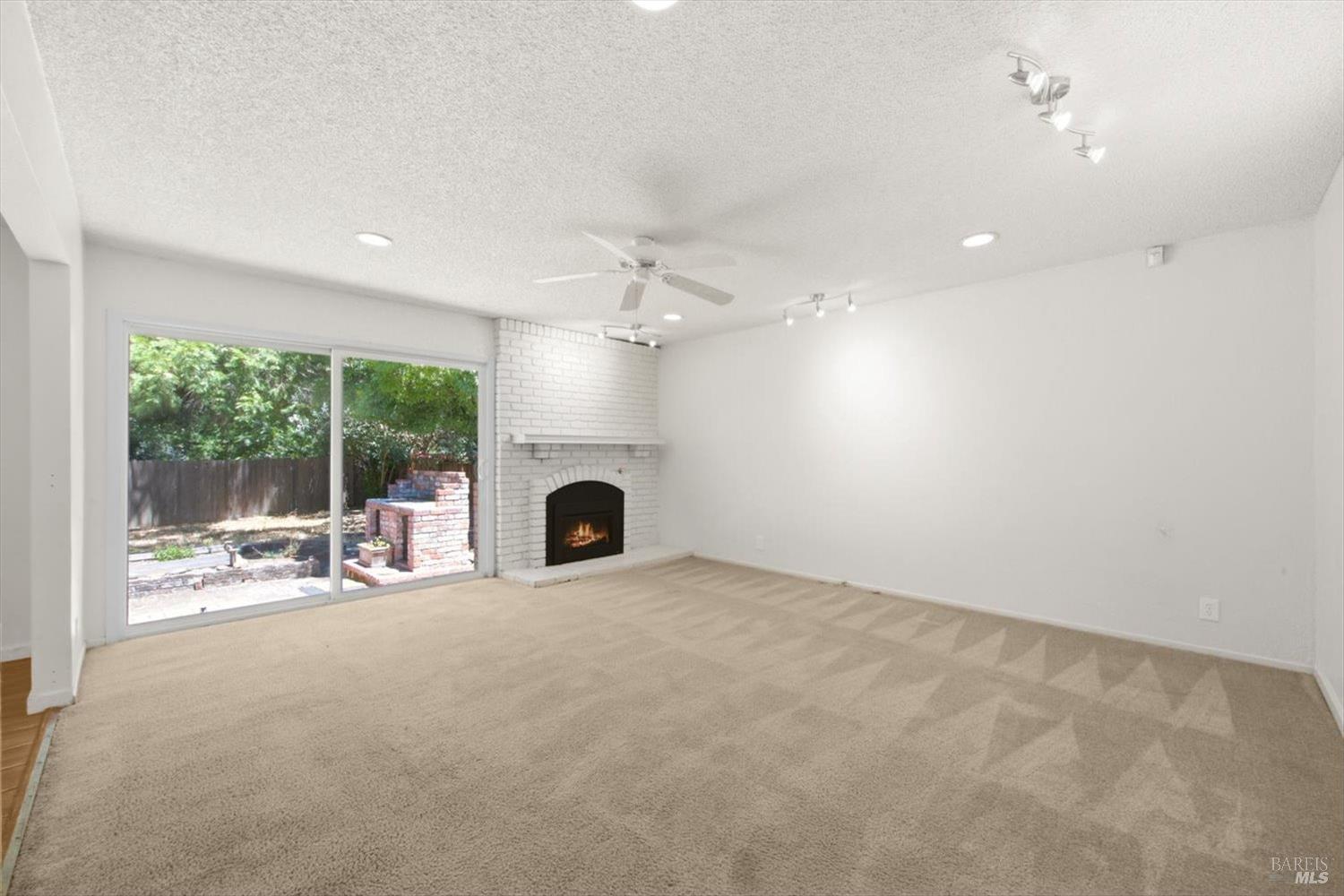 1145 Creekside Drive Vacaville CA 95687