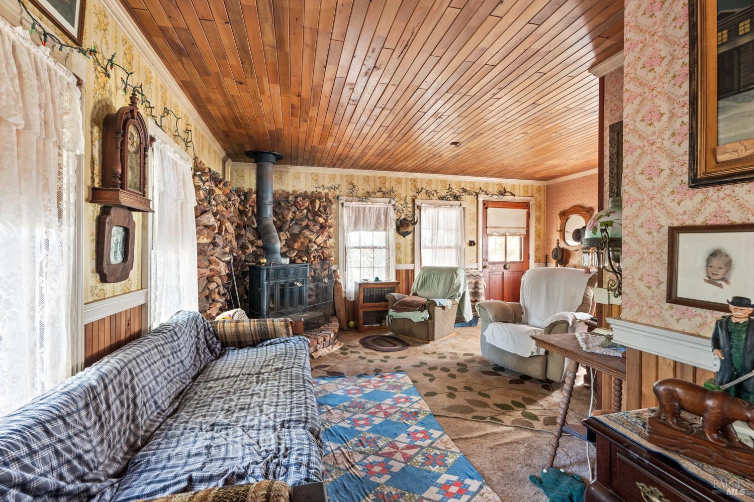 24600 String Creek Road Willits CA 95490