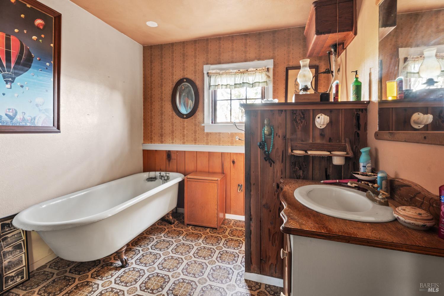 24600 String Creek Road Willits CA 95490