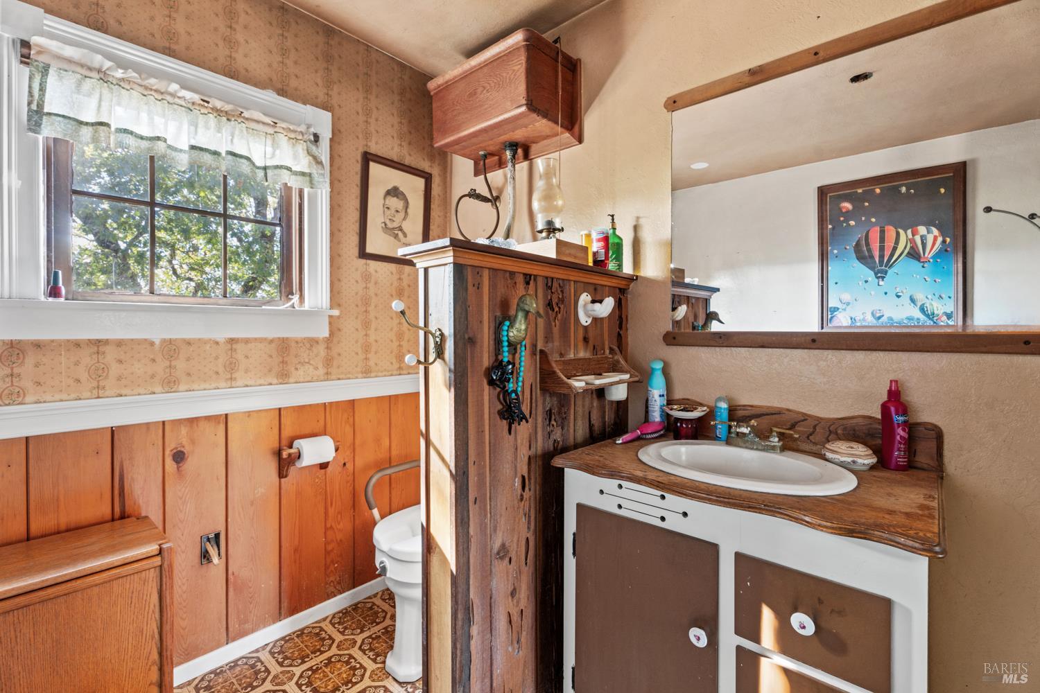 24600 String Creek Road Willits CA 95490