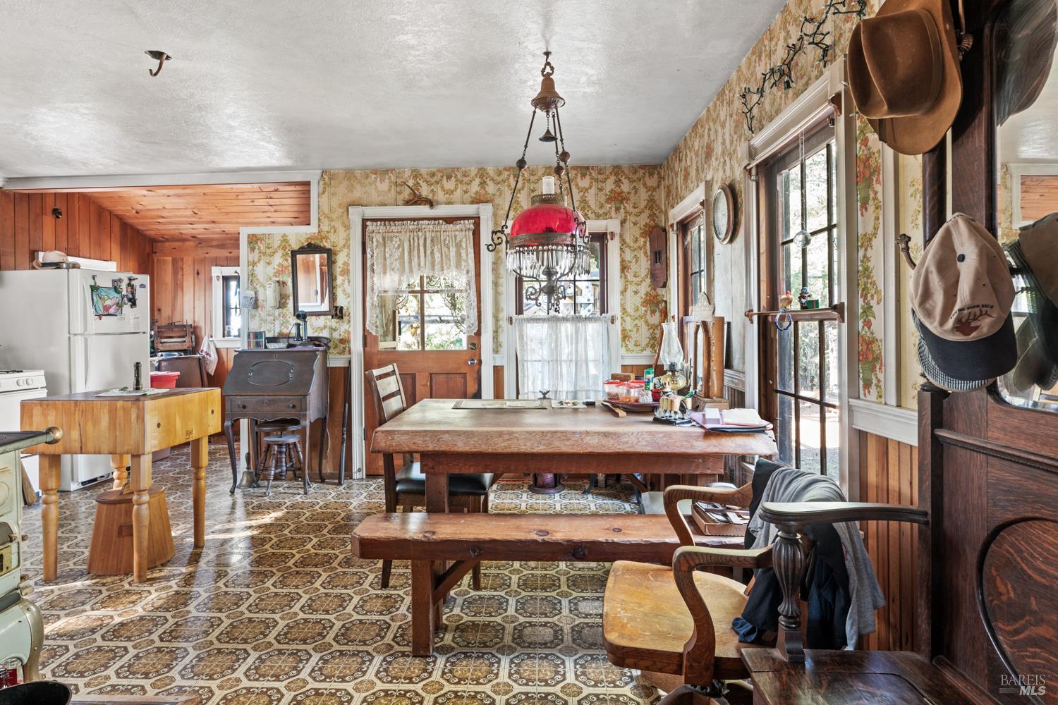 24600 String Creek Road Willits CA 95490