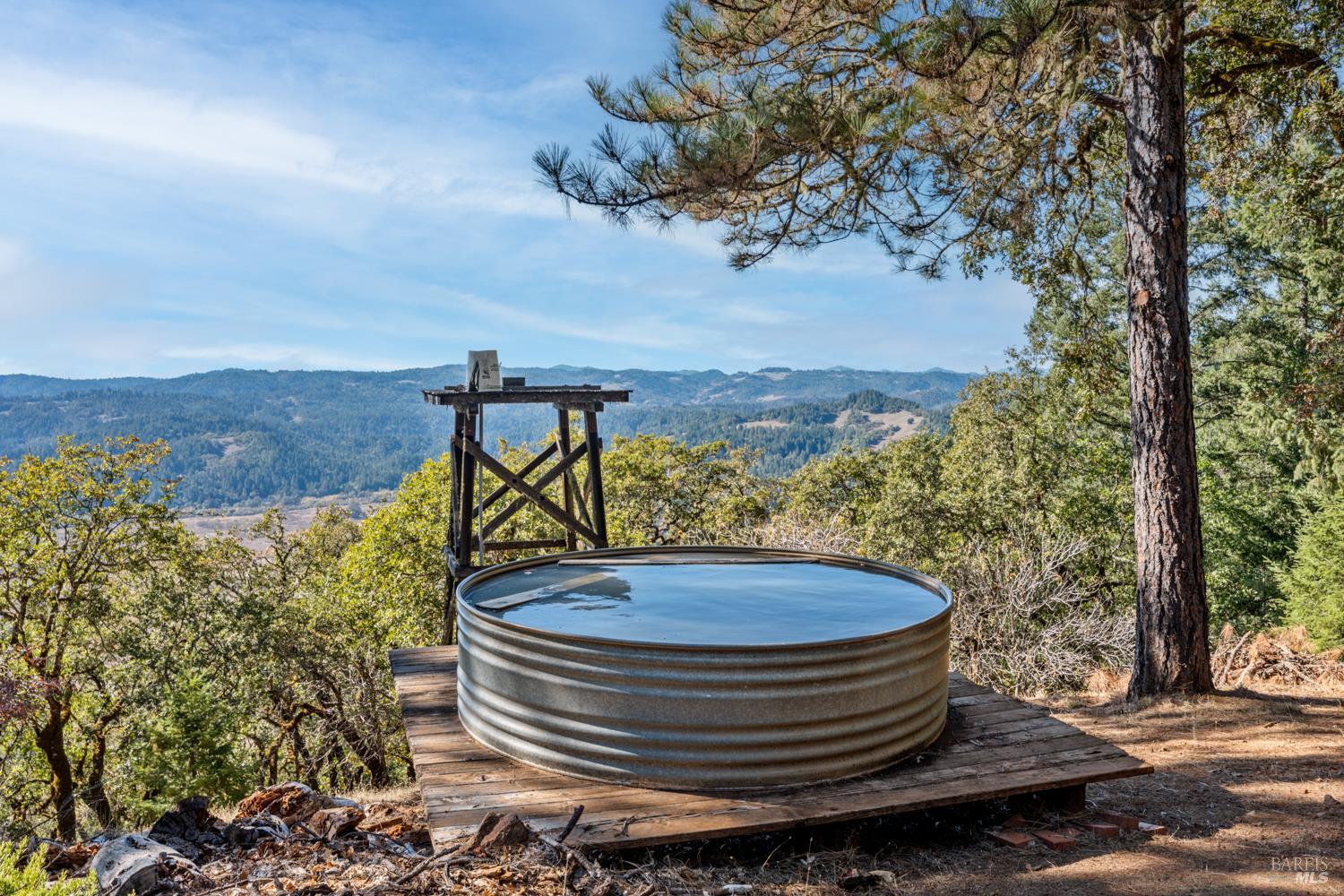 24600 String Creek Road Willits CA 95490