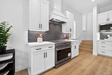 345 Cornell Street Windsor CA 9549