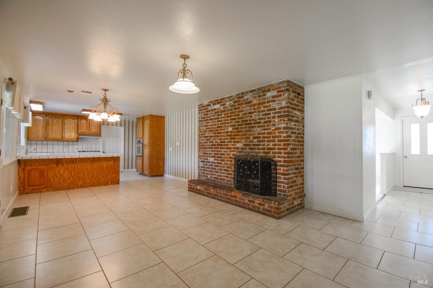 940 W A Street Dixon CA 95620