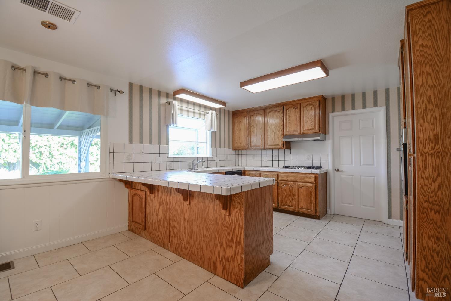 940 W A Street Dixon CA 95620