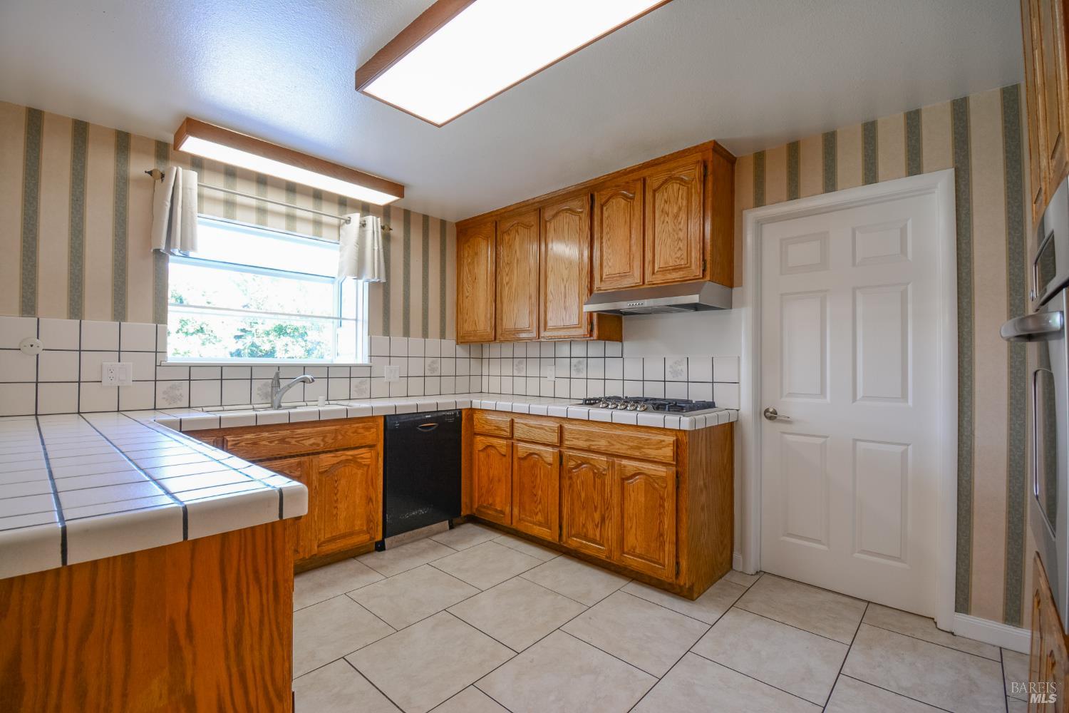 940 W A Street Dixon CA 95620