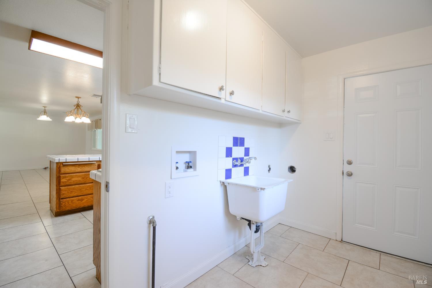 940 W A Street Dixon CA 95620