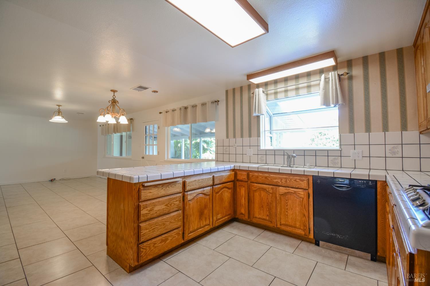 940 W A Street Dixon CA 95620