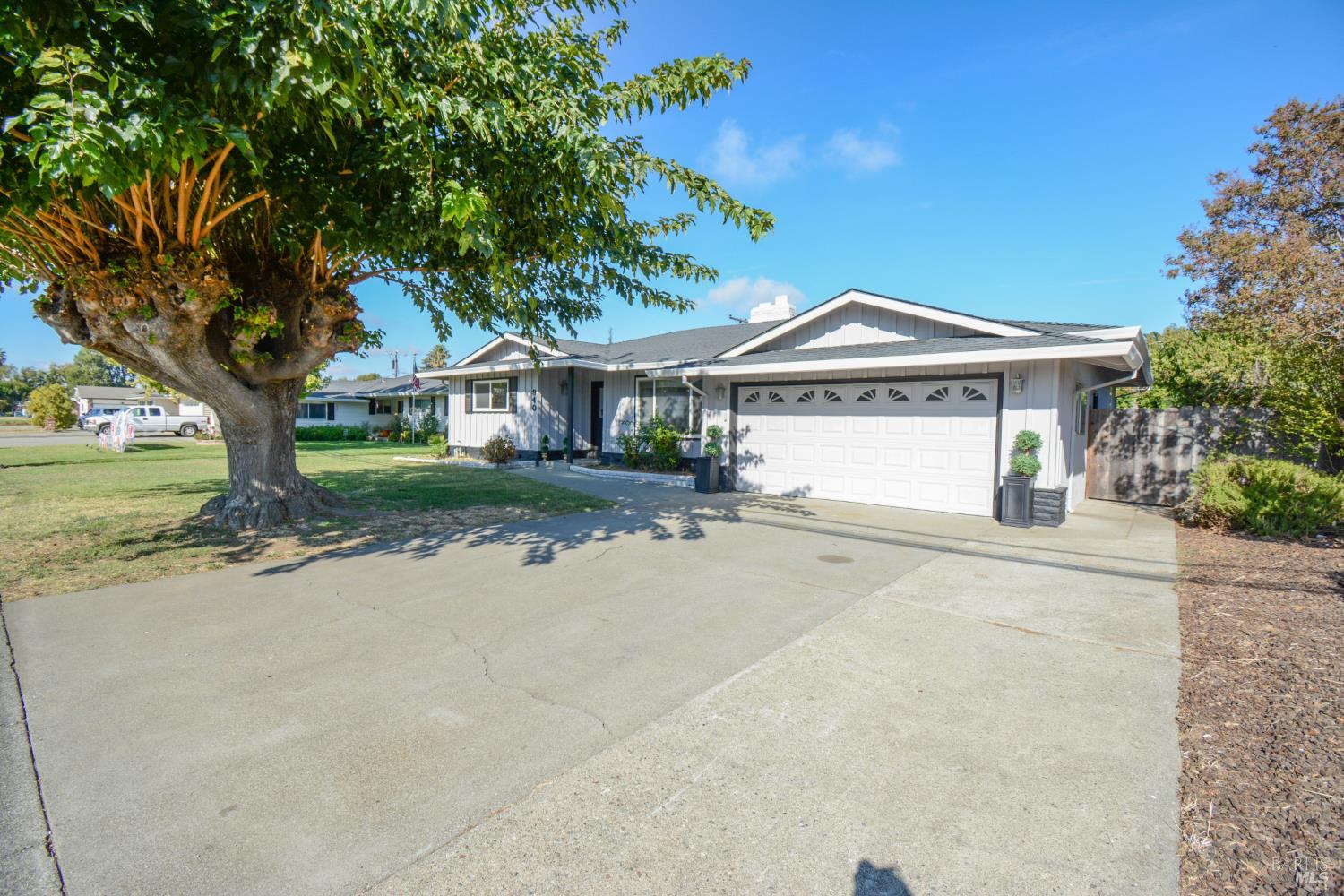 940 W A Street Dixon CA 95620