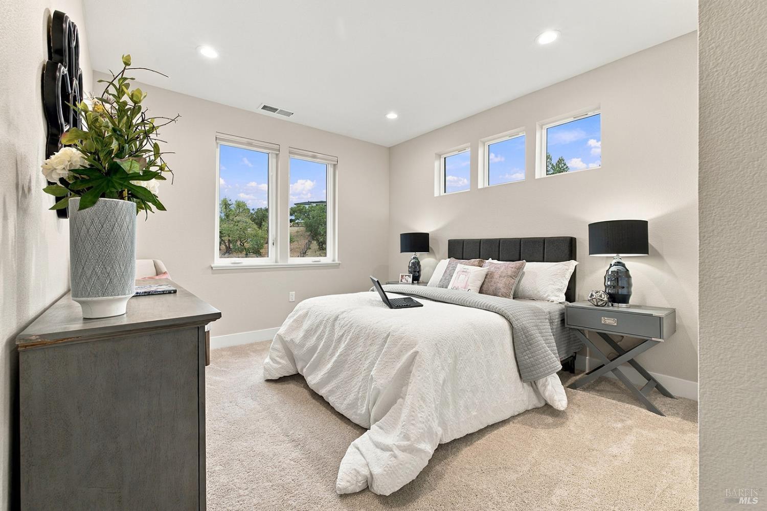 1920 Carlile Place Santa Rosa CA 95403