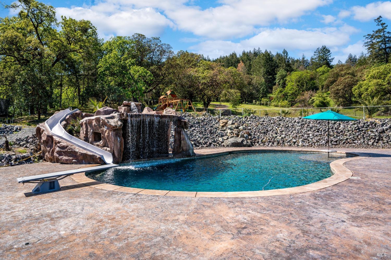 5510-5500 Parducci Road Ukiah CA 95482