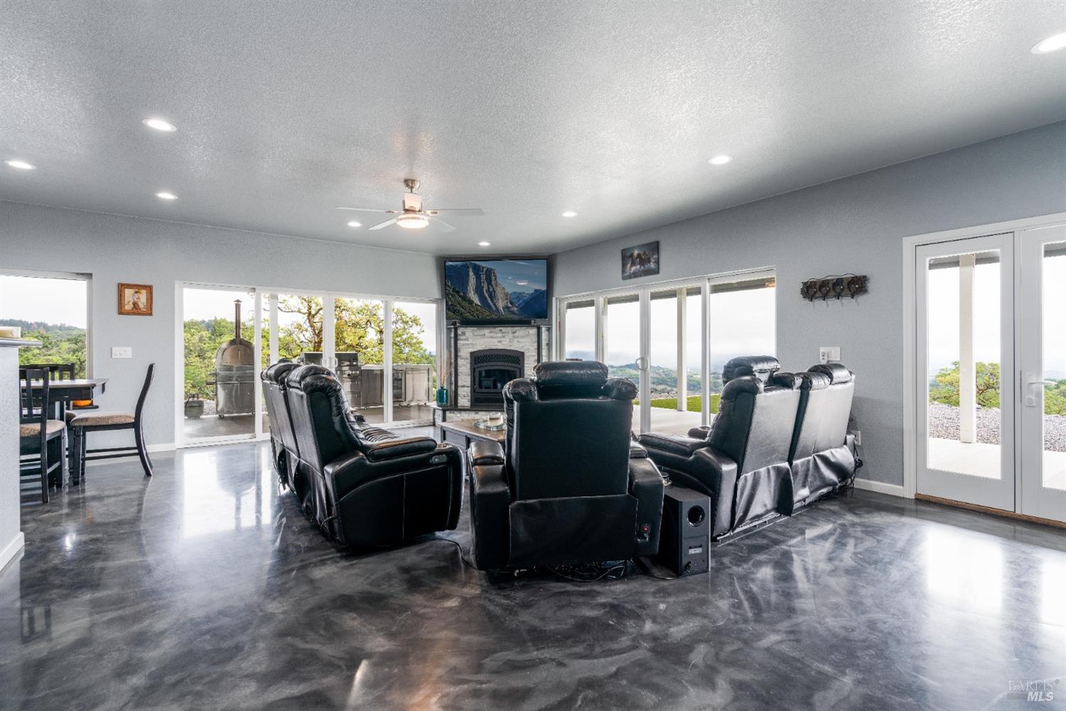 5510-5500 Parducci Road Ukiah CA 95482