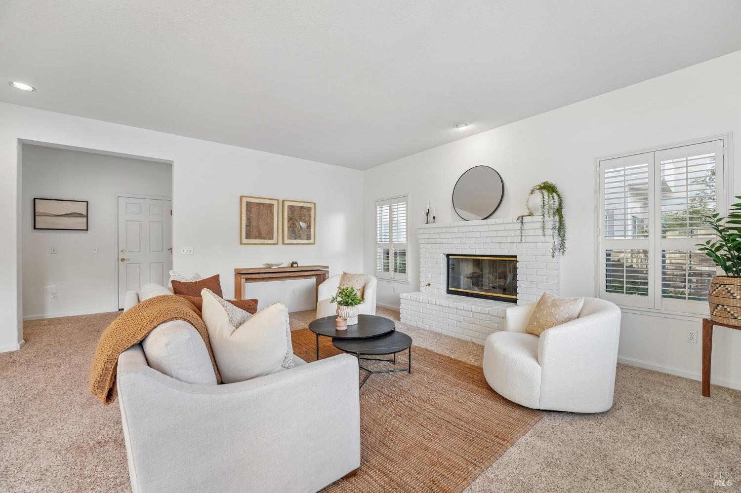 1006 Elsbree Lane Windsor CA 95492