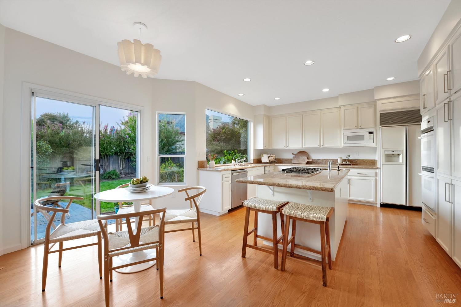 1006 Elsbree Lane Windsor CA 95492