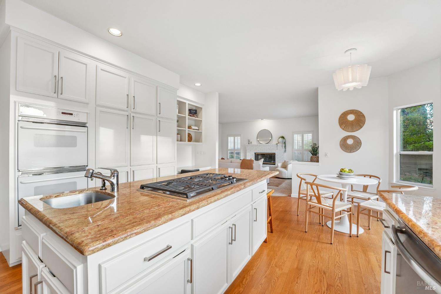 1006 Elsbree Lane Windsor CA 95492