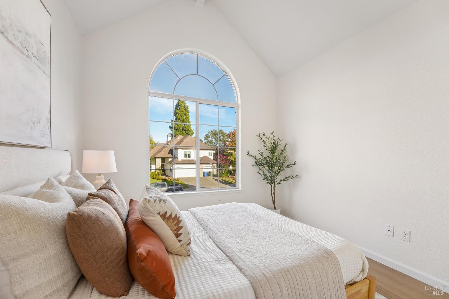 1006 Elsbree Lane Windsor CA 95492
