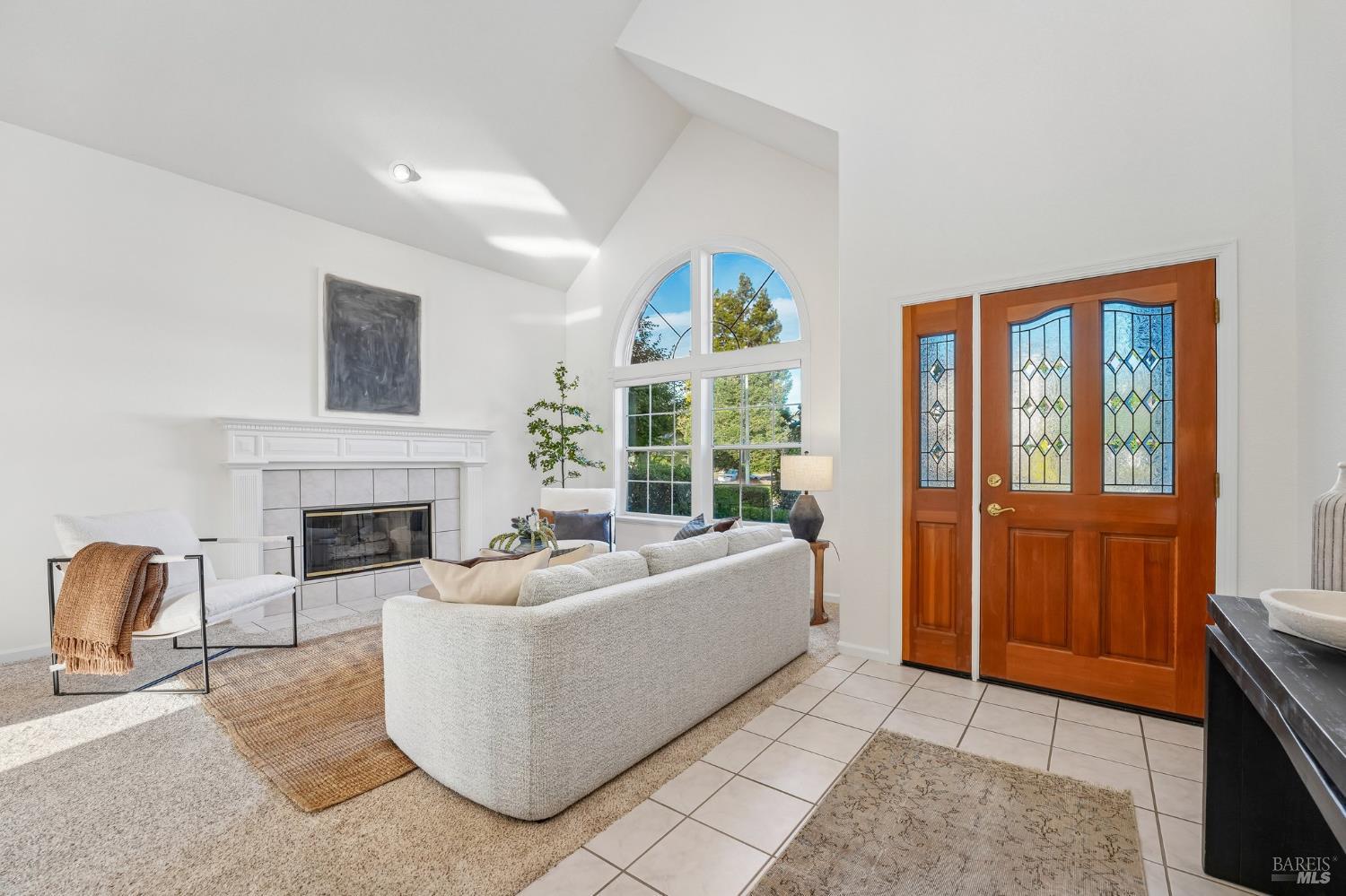 1006 Elsbree Lane Windsor CA 95492