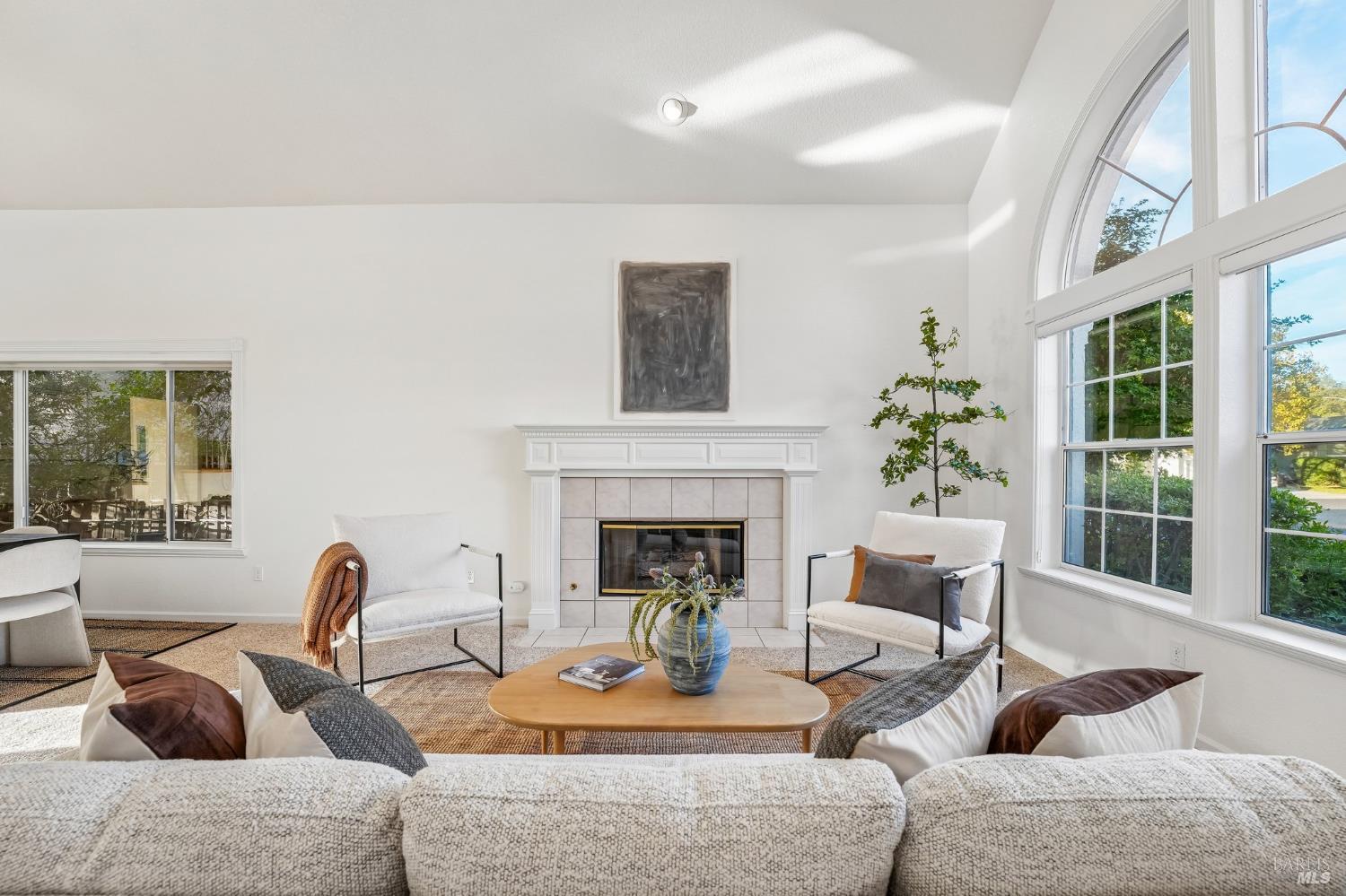 1006 Elsbree Lane Windsor CA 95492