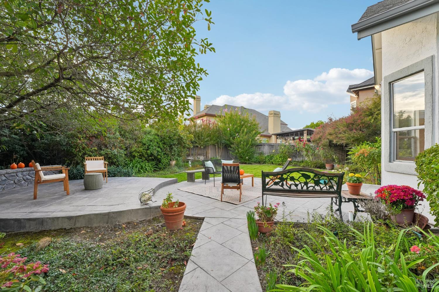 1006 Elsbree Lane Windsor CA 95492
