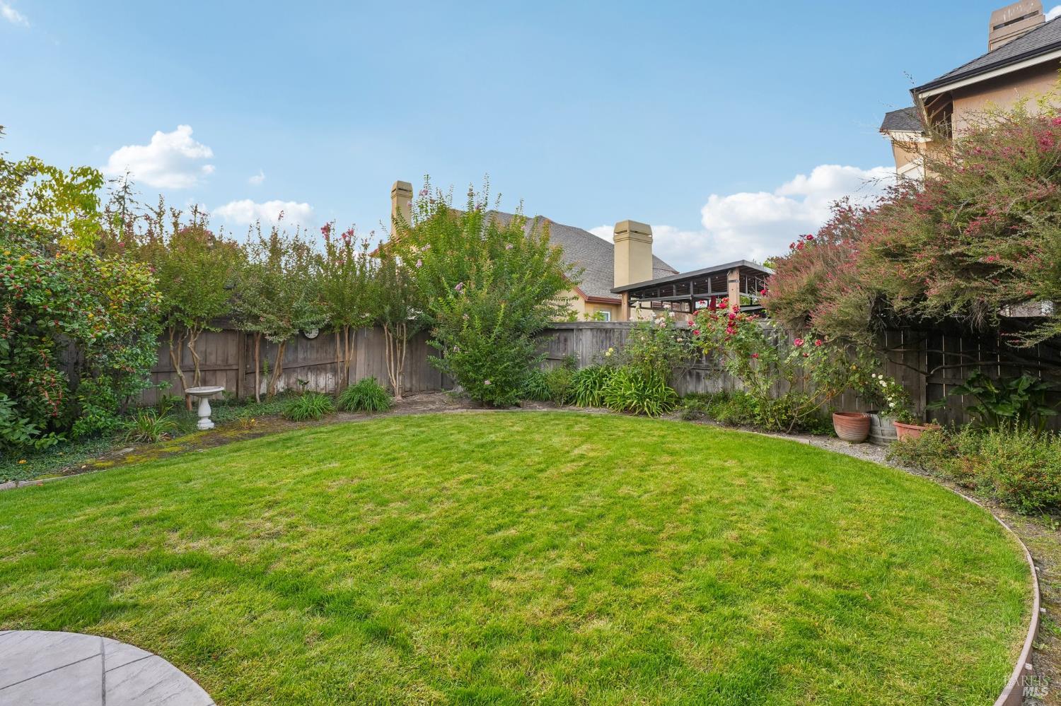 1006 Elsbree Lane Windsor CA 95492