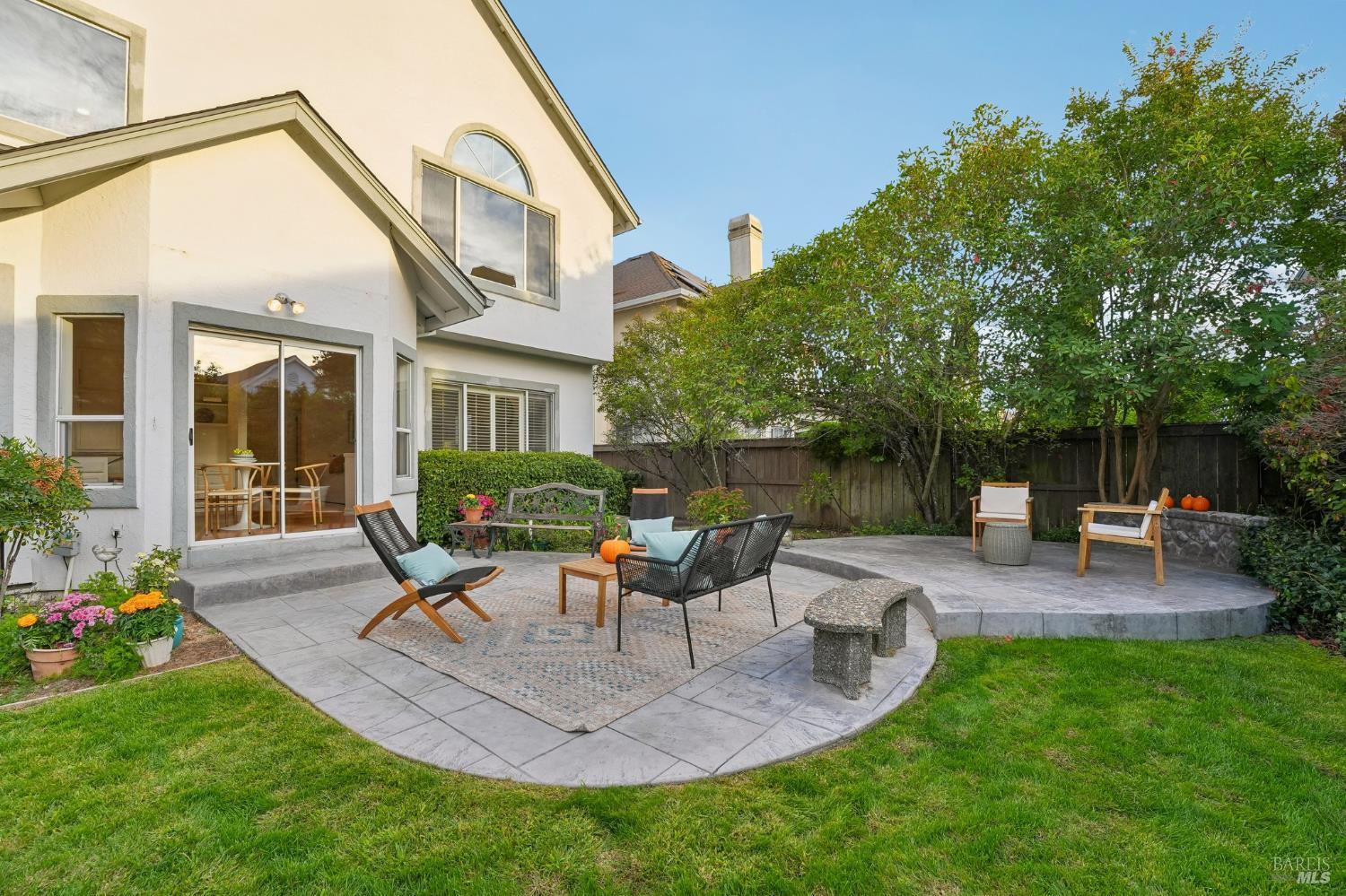 1006 Elsbree Lane Windsor CA 95492