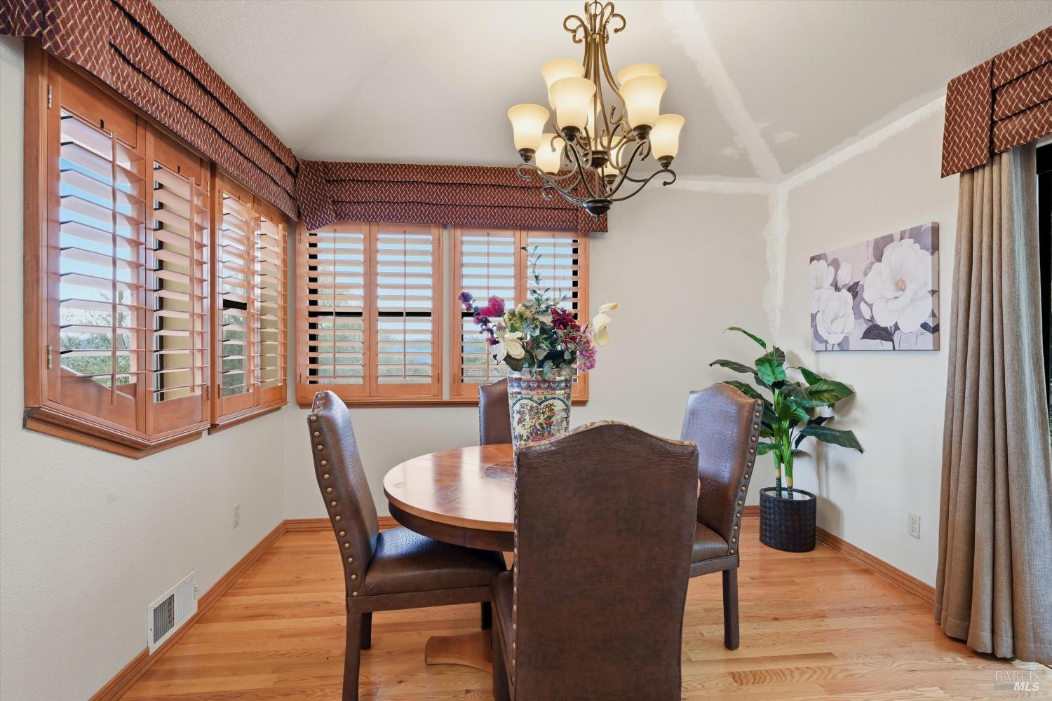 936 Valley View Drive Healdsburg CA 95448