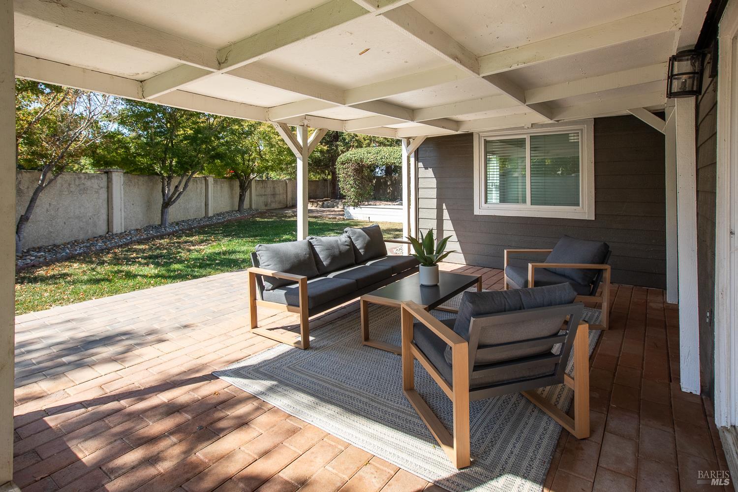 105 Victoria Court Dixon CA 95620