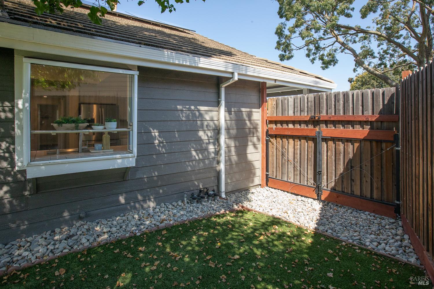 105 Victoria Court Dixon CA 95620