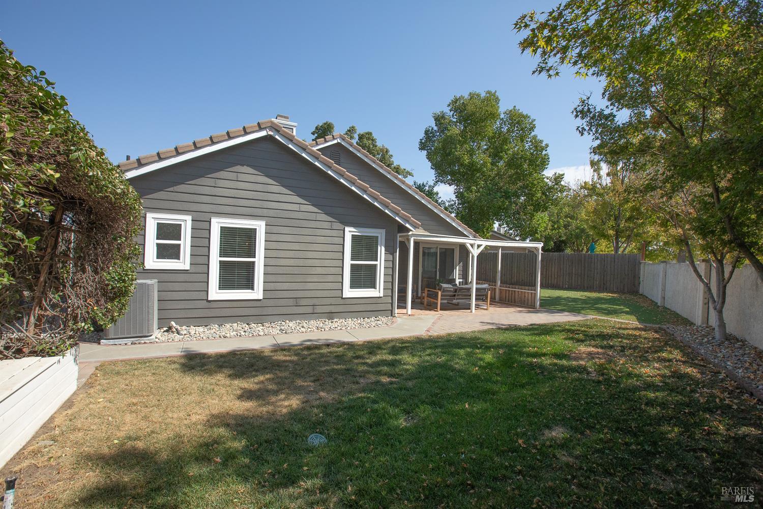 105 Victoria Court Dixon CA 95620