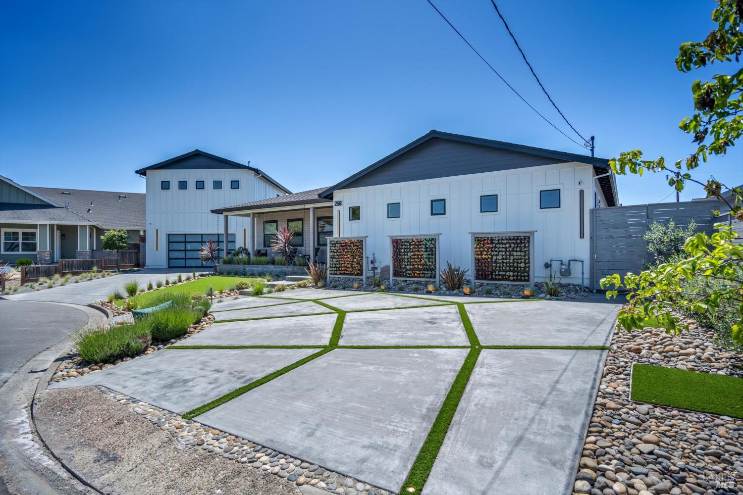 256 N Dover Court Santa Rosa CA 95403