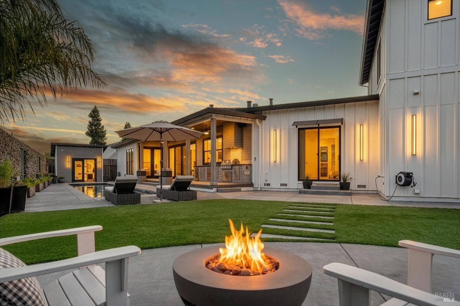 256 N Dover Court Santa Rosa CA 95403