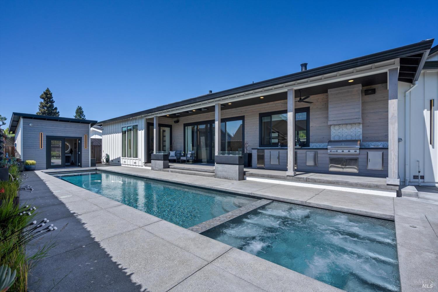 256 N Dover Court Santa Rosa CA 95403