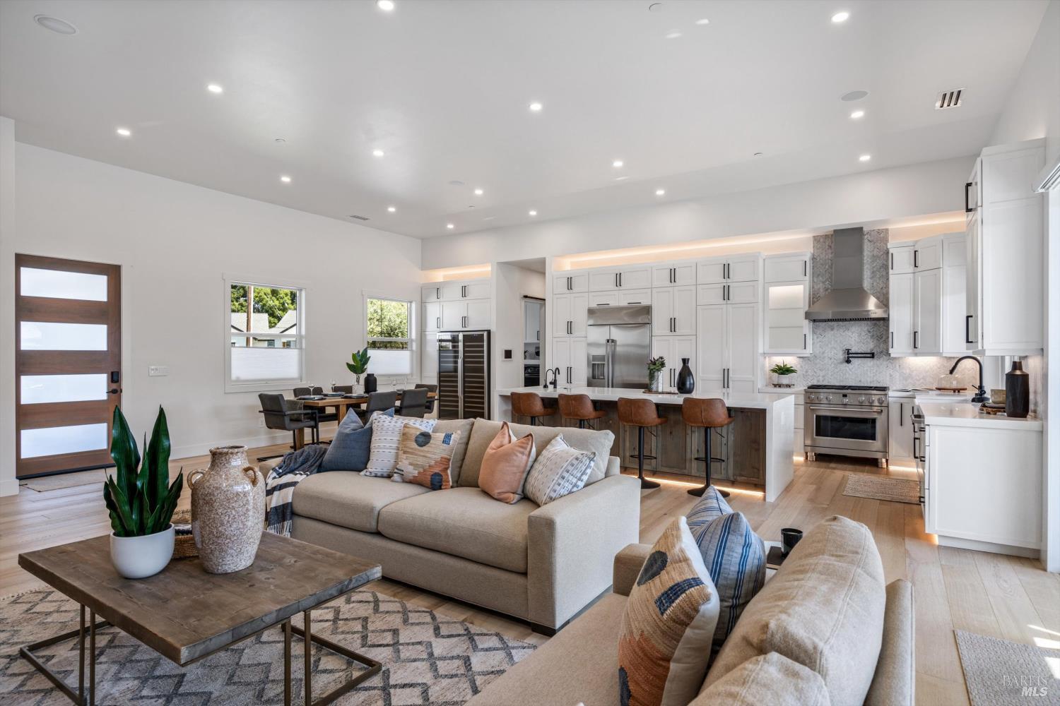 256 N Dover Court Santa Rosa CA 95403