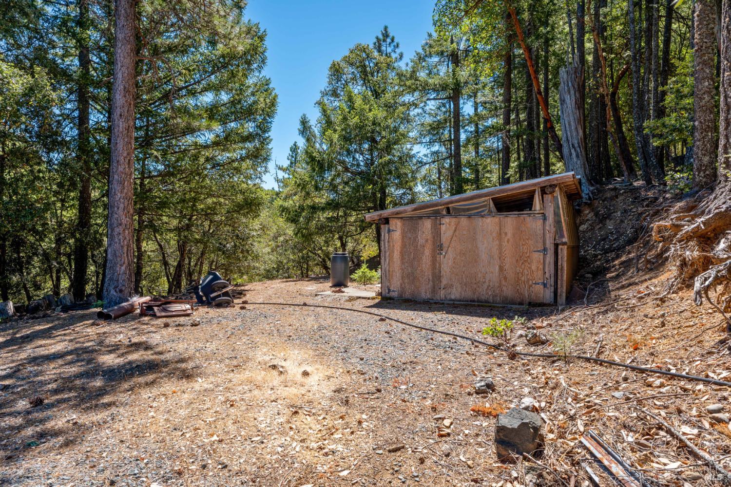 6010 Fitzhugh Road Laytonville CA 95454
