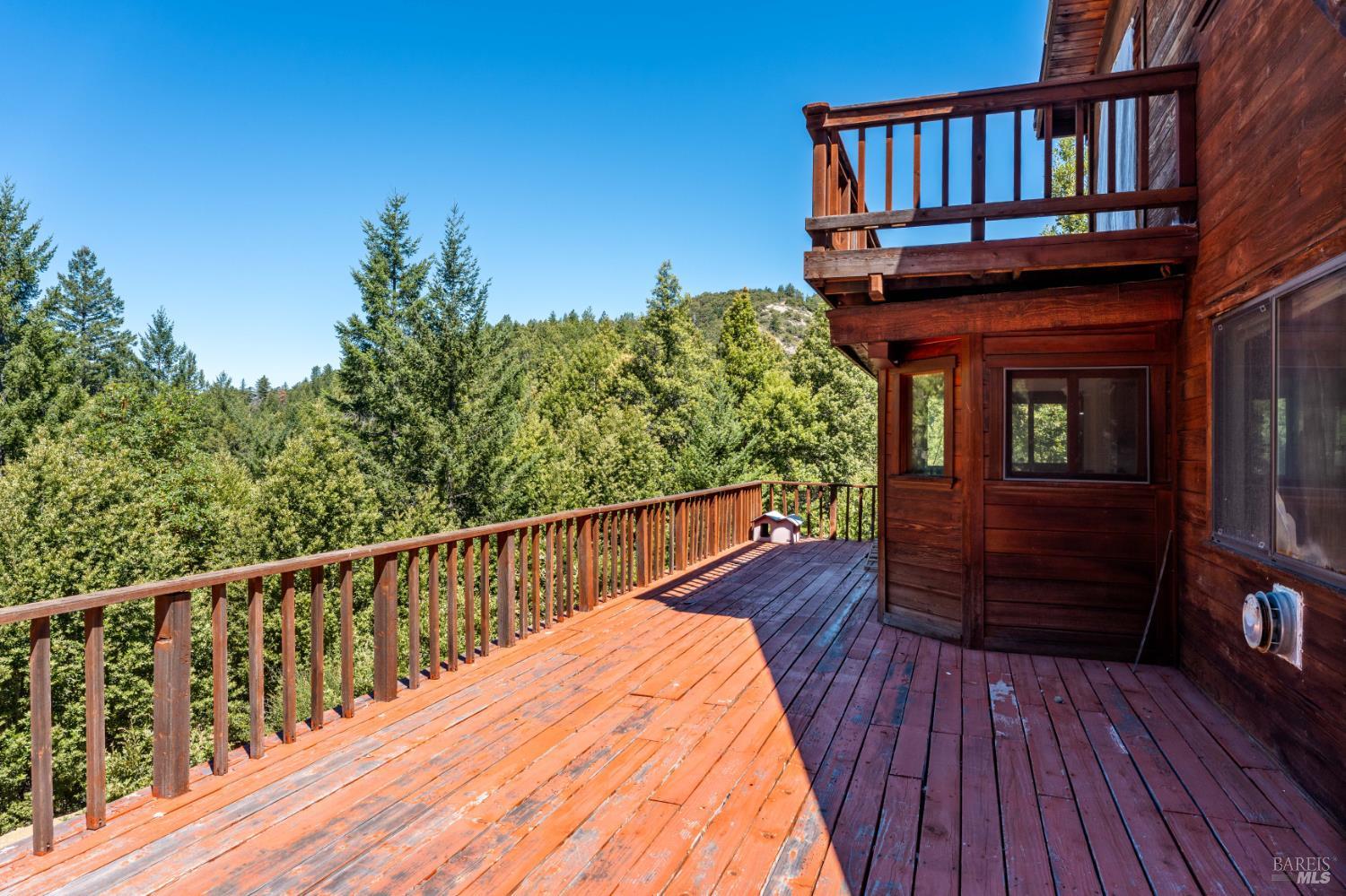 6010 Fitzhugh Road Laytonville CA 95454