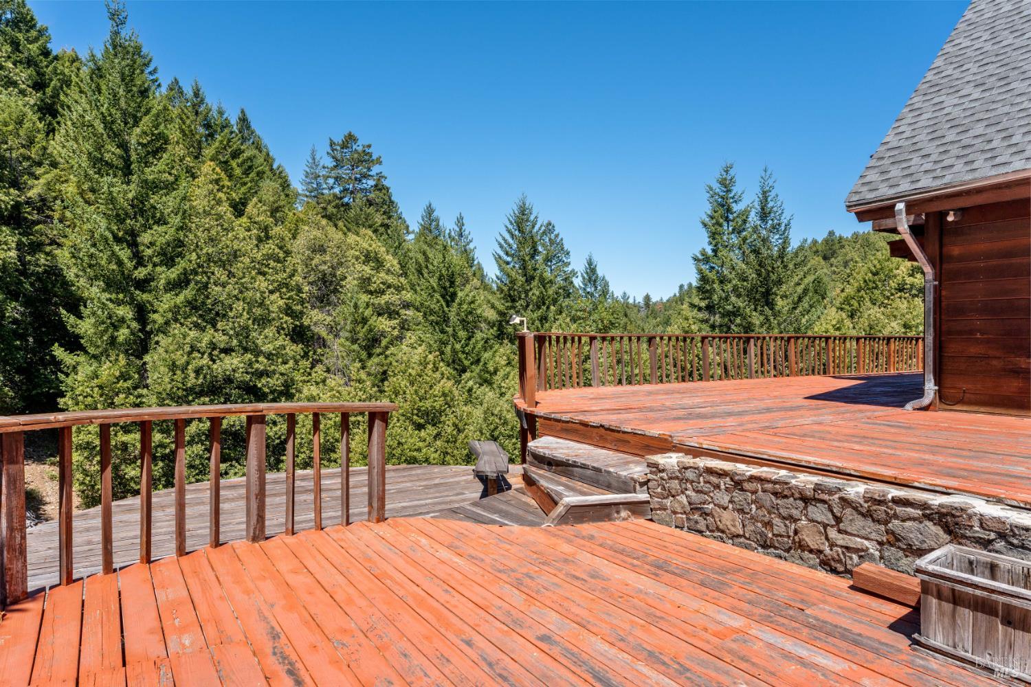 6010 Fitzhugh Road Laytonville CA 95454