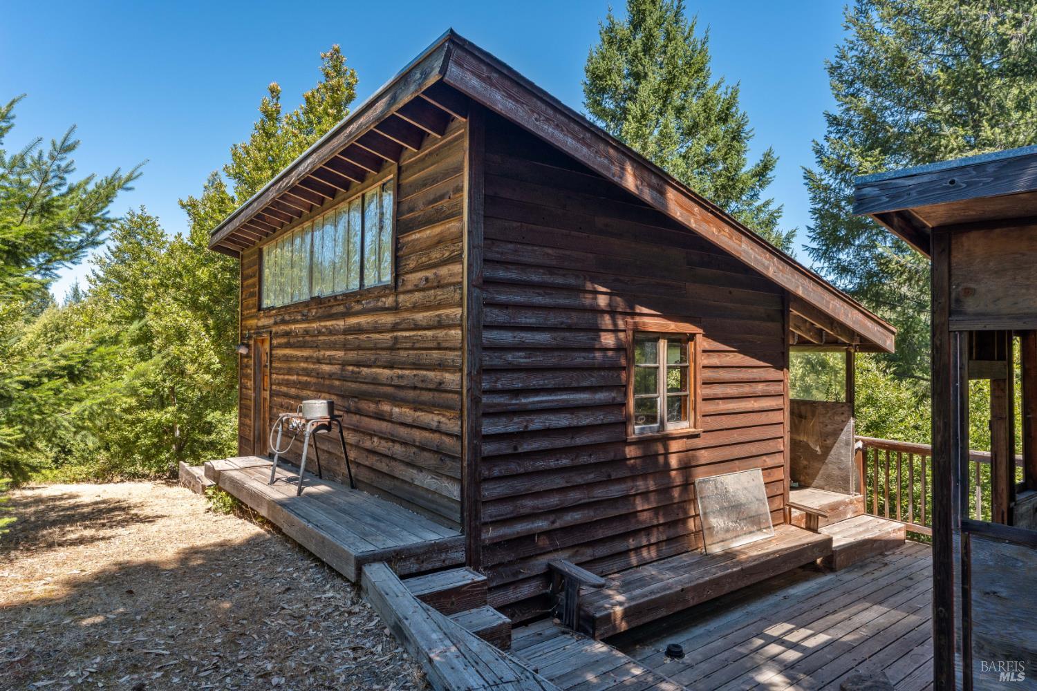 6010 Fitzhugh Road Laytonville CA 95454