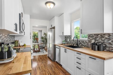 746 Bernadette Avenue Rohnert Park CA 94928