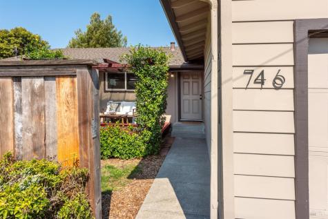746 Bernadette Avenue Rohnert Park CA 94928