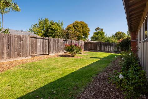 746 Bernadette Avenue Rohnert Park CA 94928