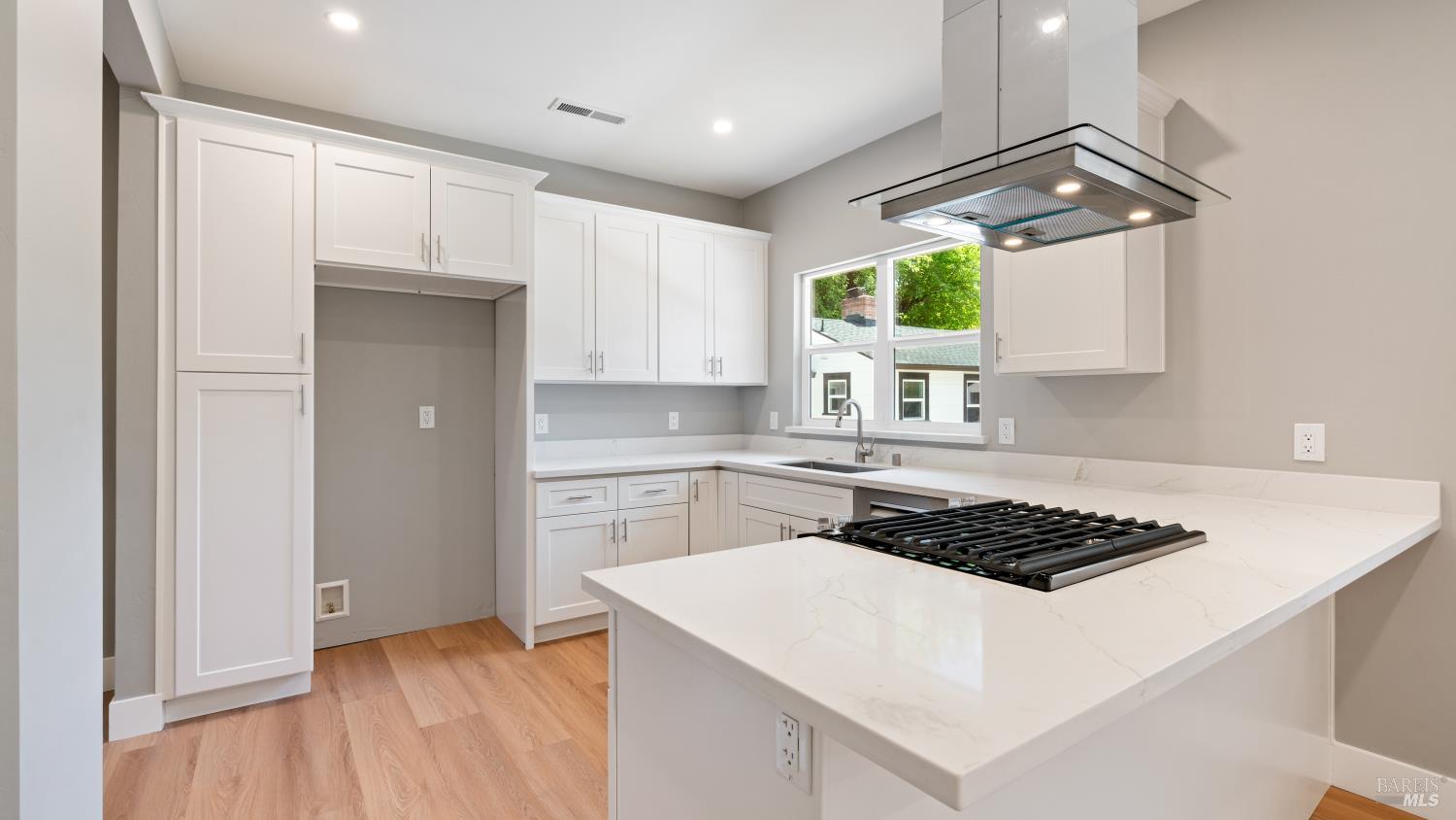 1524 Fair Oaks Court Santa Rosa CA 95404