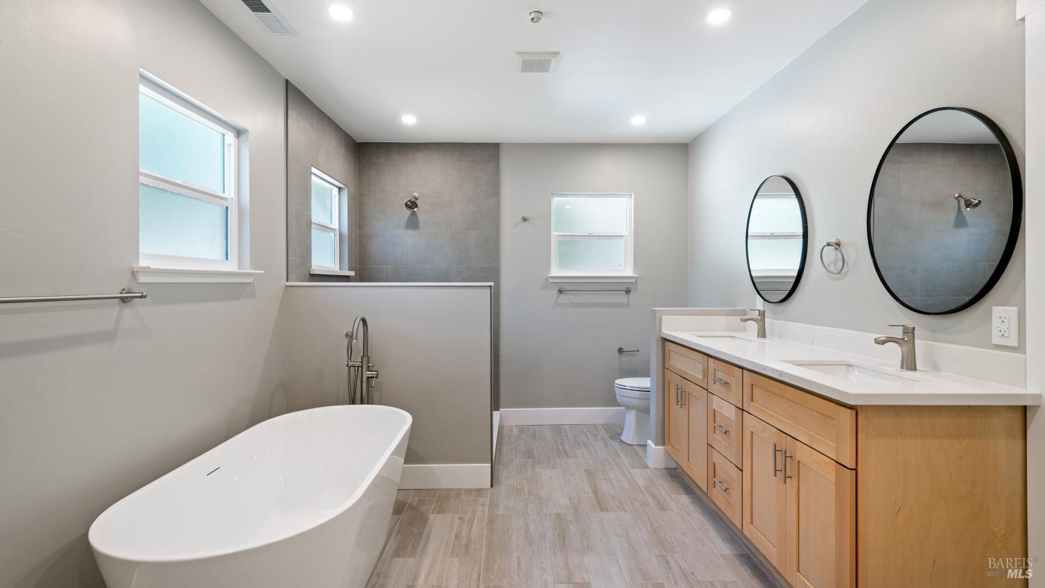 1524 Fair Oaks Court Santa Rosa CA 95404