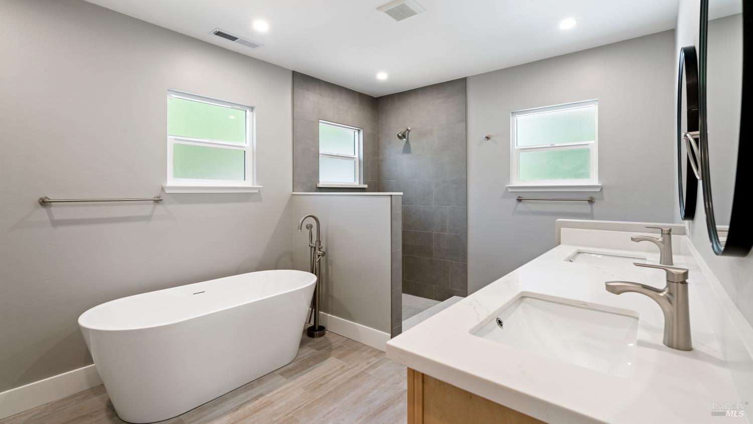 1524 Fair Oaks Court Santa Rosa CA 95404