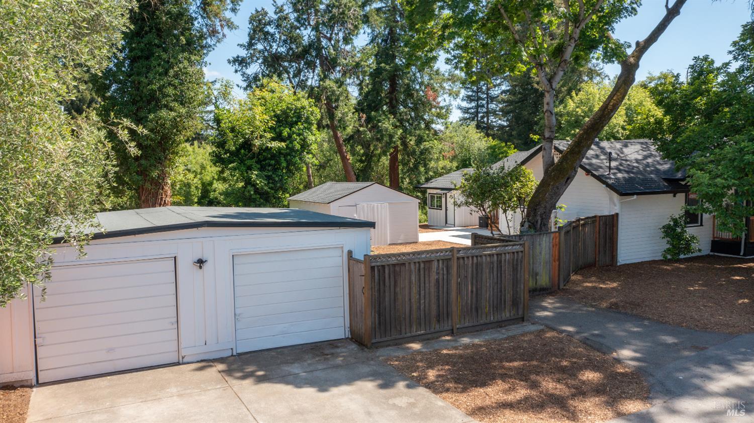 1524 Fair Oaks Court Santa Rosa CA 95404