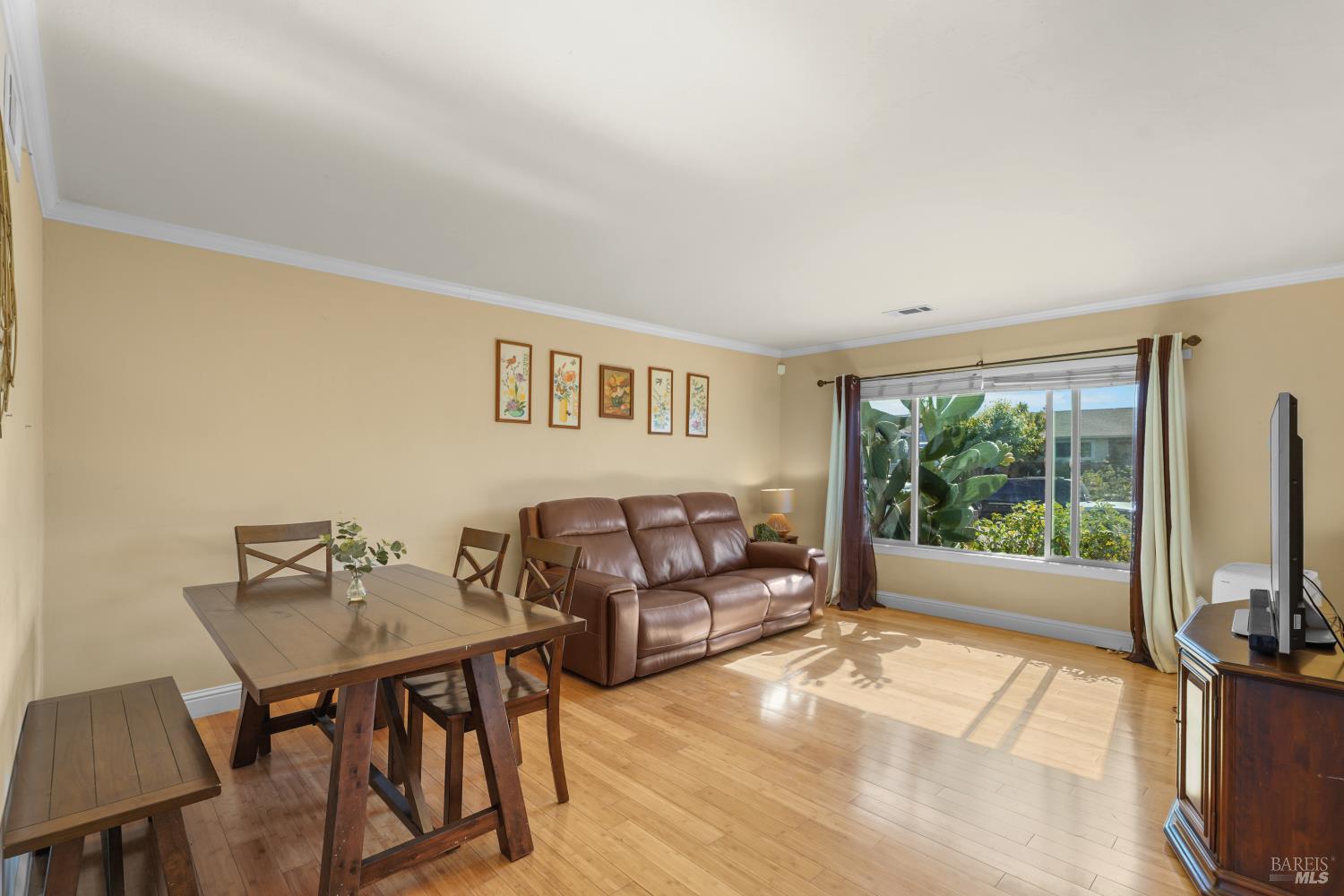 2747 Navajo Street Santa Rosa CA 95403