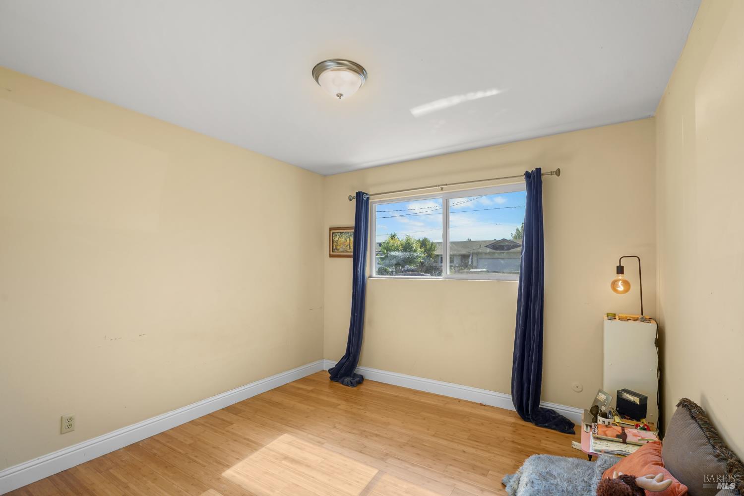 2747 Navajo Street Santa Rosa CA 95403