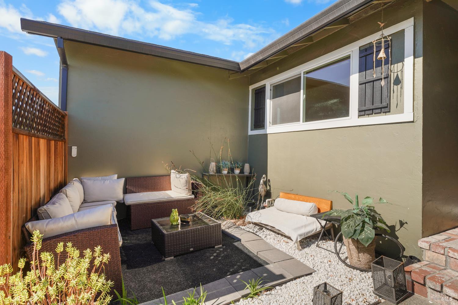 2747 Navajo Street Santa Rosa CA 95403